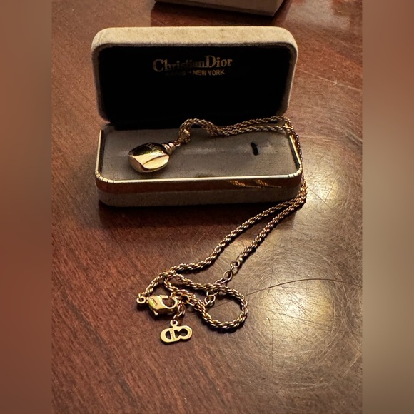 Christian Dior Vintage Pendant Necklace with the Original Box!!!!!!!! - Picture 1 of 10